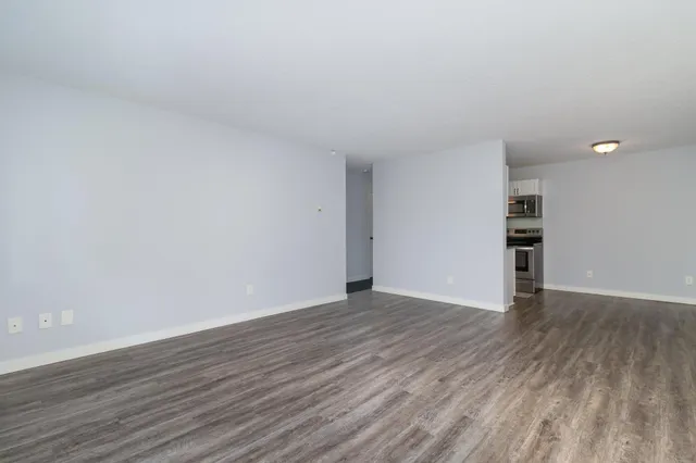 $145,000 | 4351 Parklawn Avenue, Unit 7E, Edina, MN 55435