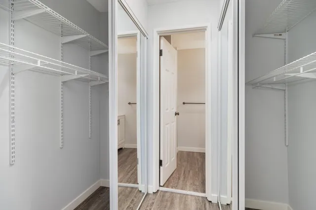 $145,000 | 4351 Parklawn Avenue, Unit 7E, Edina, MN 55435