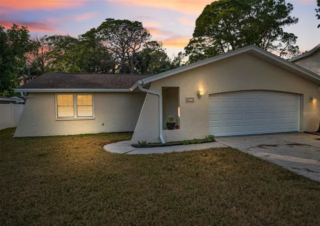 $435,000 | 817 Riverside Drive, Tarpon Springs, FL 34689