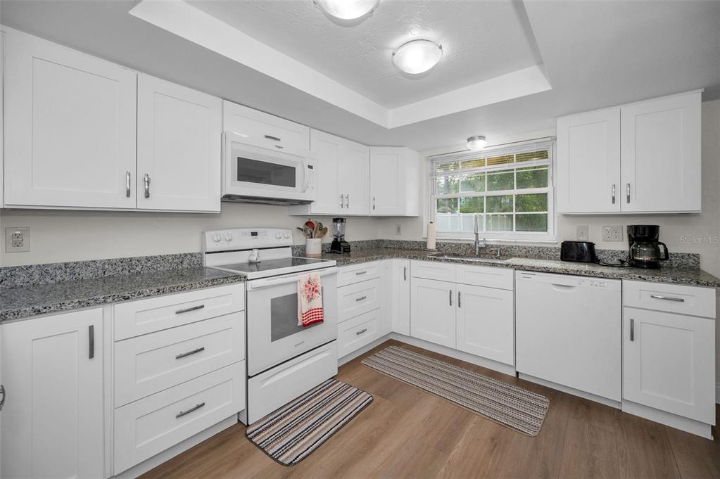 817 Riverside Drive Tarpon Springs, FL 34689 - Photo 12 of 32