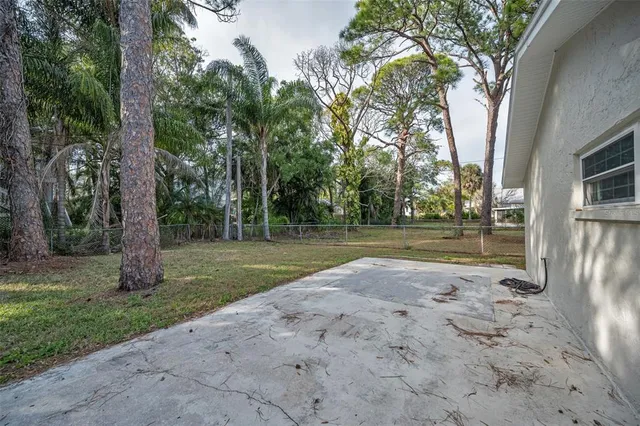 $435,000 | 817 Riverside Drive, Tarpon Springs, FL 34689