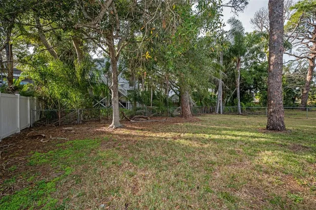 $435,000 | 817 Riverside Drive, Tarpon Springs, FL 34689