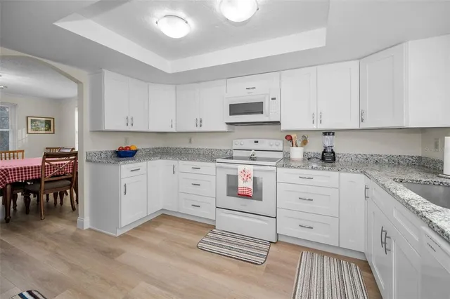 $435,000 | 817 Riverside Drive, Tarpon Springs, FL 34689