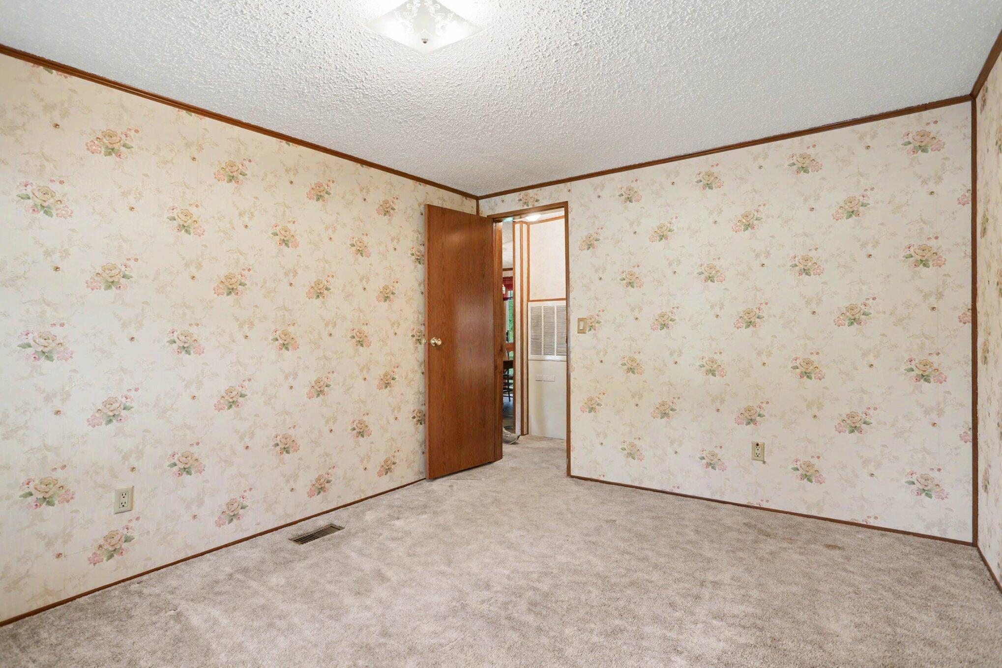 17563 Buckingham Road Logan, OH 43138 - Photo 18 of 32 018_file_9634