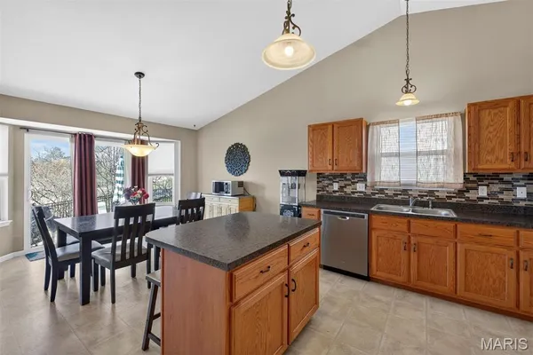 $349,000 | 2162 Oakglen Street, Imperial, MO 63052