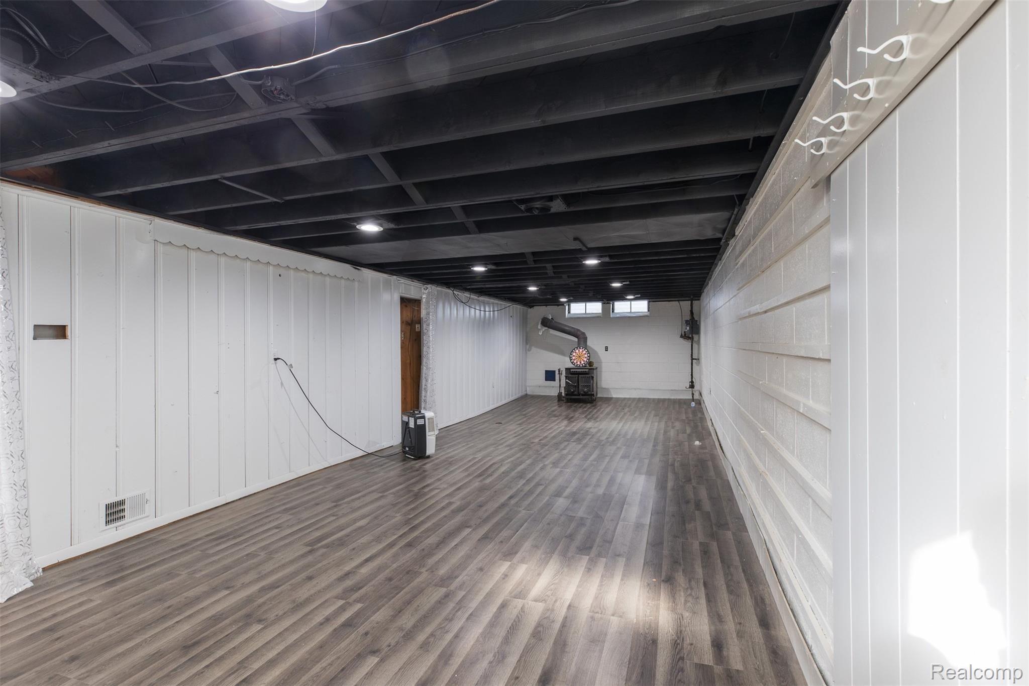 14378 Trenton Road Southgate, MI 48195 - Photo 24 of 34 Finished basement