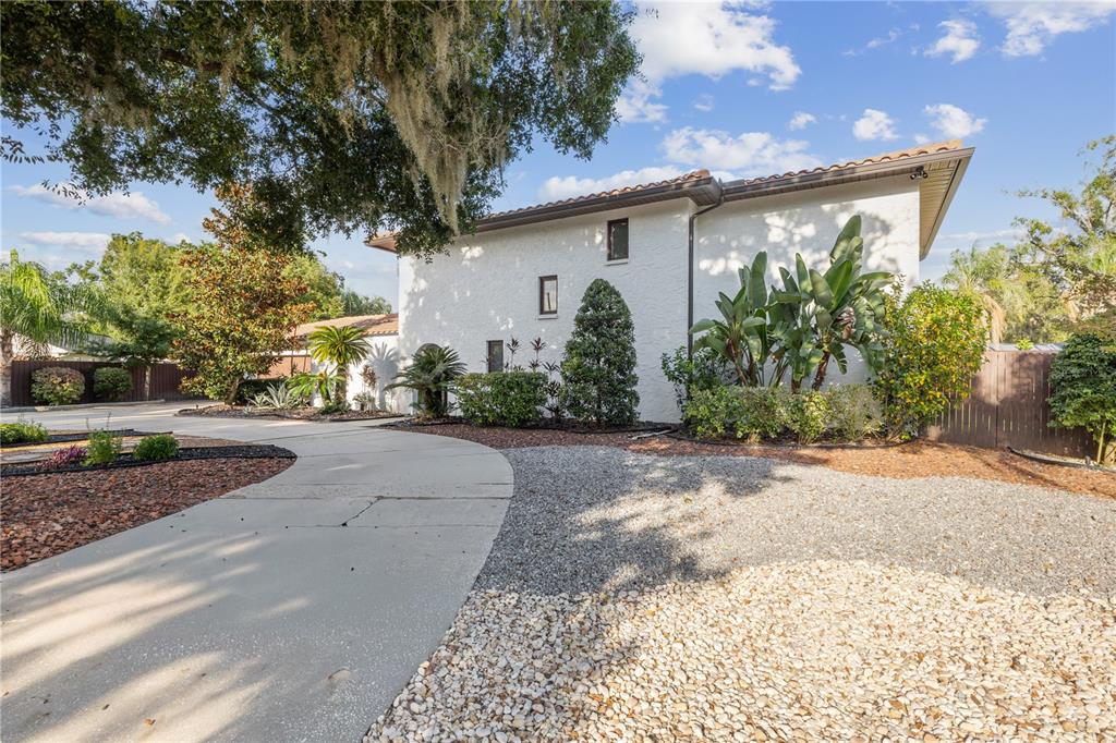 403 Weeburn Road Temple Terrace, FL 33617 - Photo 5 of 53 Gallery Image 5