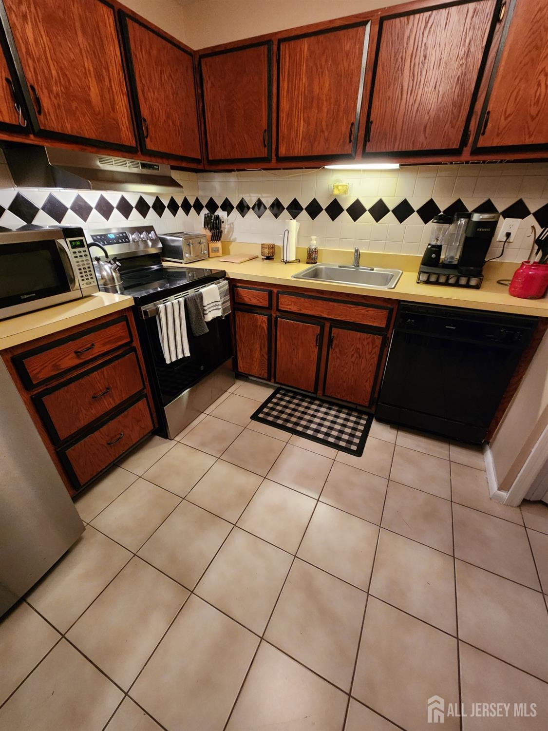 3I Twin Rivers Drive, Unit K Hightstown, NJ 08520 - Photo 6 of 9