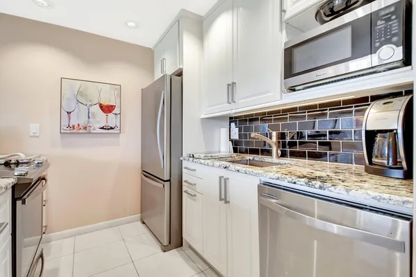 $4,000 | 755 Dotterel Road, Unit 1512, Delray Beach, FL 33444