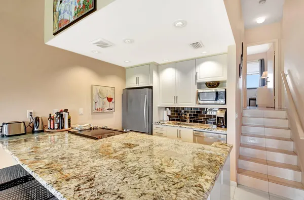 $4,000 | 755 Dotterel Road, Unit 1512, Delray Beach, FL 33444
