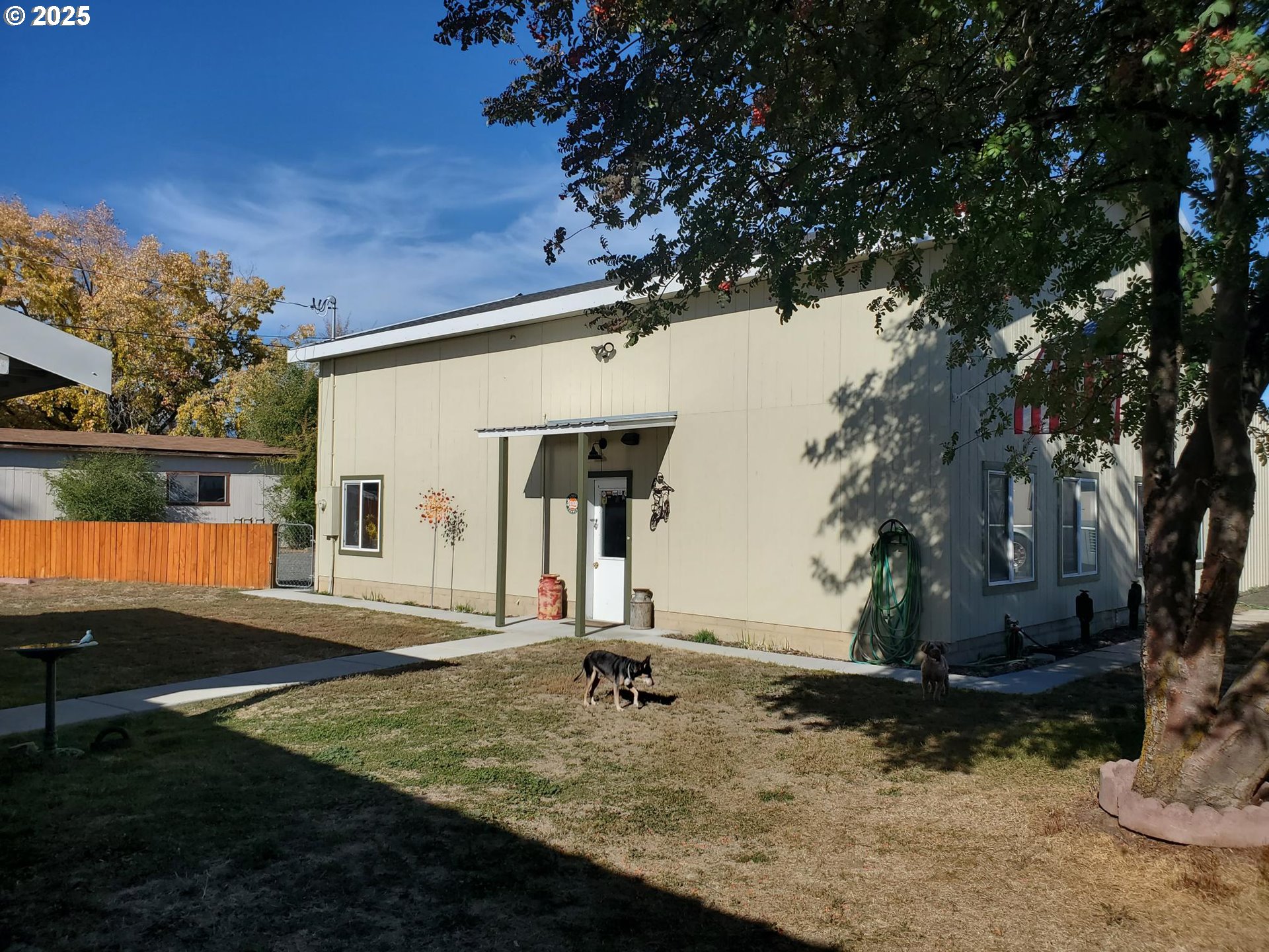 1911 15th Street Baker City, OR 97814 - Photo 3 of 33 a view of backyard of the house