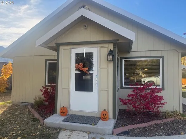 a view of a front door of the house