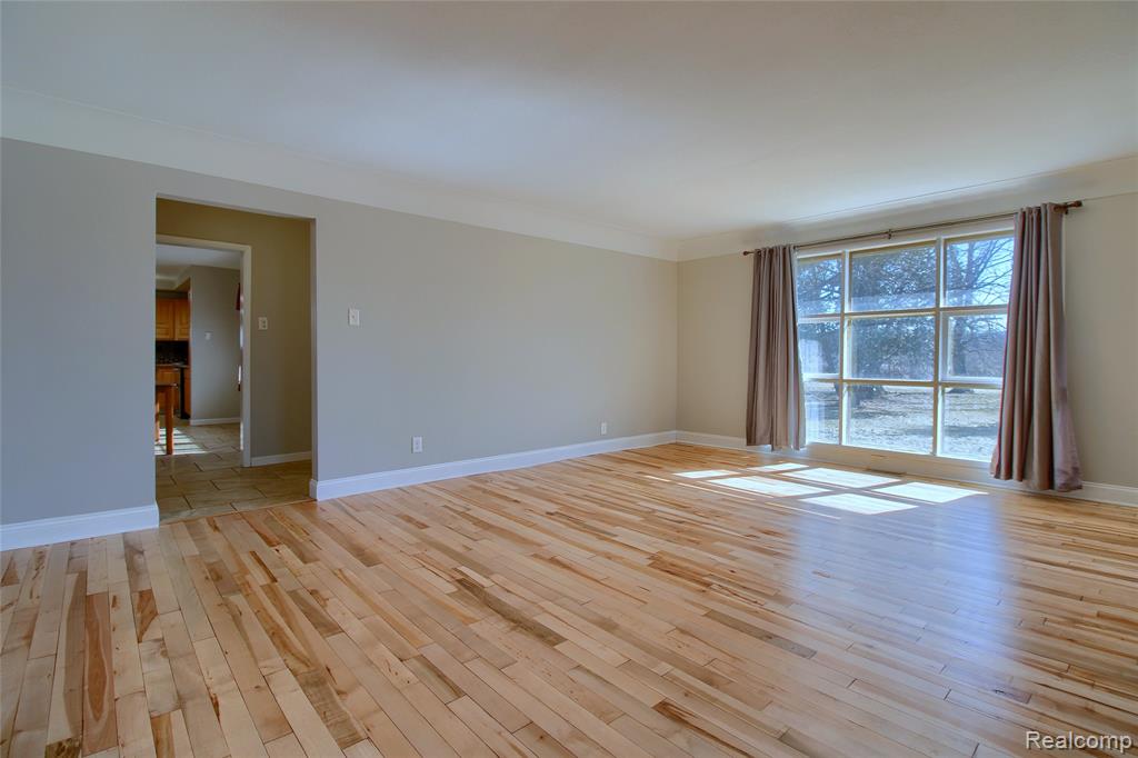 30620 Pennsylvania Road Romulus, MI 48174 - Photo 7 of 48