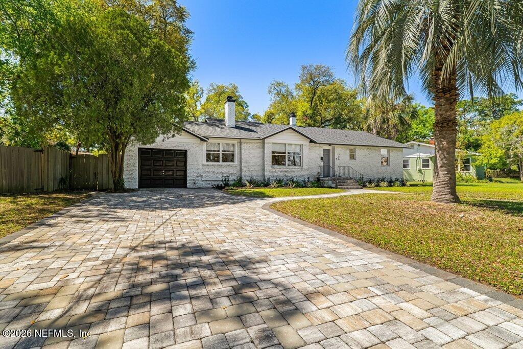 726 Old Hickory Road Jacksonville, FL 32207 - Photo 4 of 44 726 Old Hickory Rd (43).jpg-SMALL