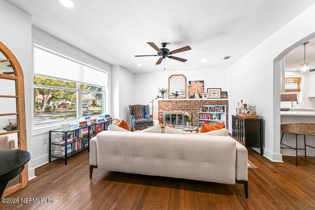 726 Old Hickory Road Jacksonville, FL 32207 - Photo 8 of 44 726 Old Hickory Rd (25).jpg-SMALL