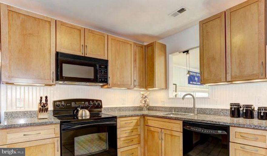 1812 Keymar Road Edgewater, MD 21037 - Photo 14 of 39 New Backsplash, Fixtures & Hardware