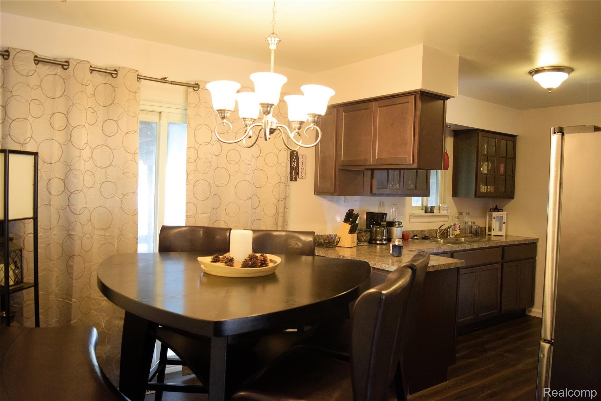 2826 Riegle Avenue Flint, MI 48506 - Photo 4 of 17 2019-07-12 18.44