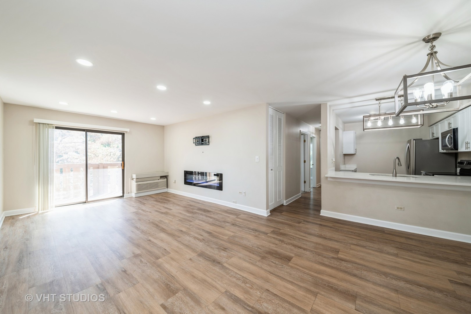 1081 Rodenburg Road, Unit 308 Roselle, IL 60172 - Photo 3 of 11 Gallery Image 3