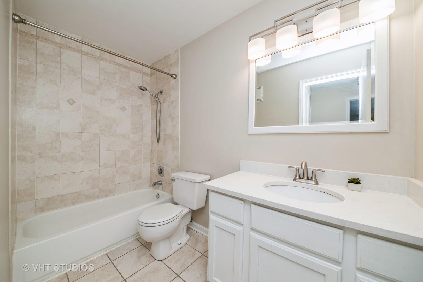 1081 Rodenburg Road, Unit 308 Roselle, IL 60172 - Photo 9 of 11 Gallery Image 9