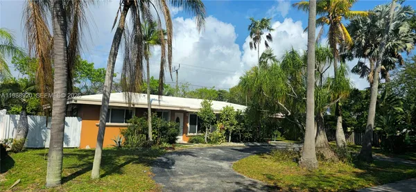 $2,900 | 1211 Northeast 27th Avenue, Pompano Beach, FL 33062