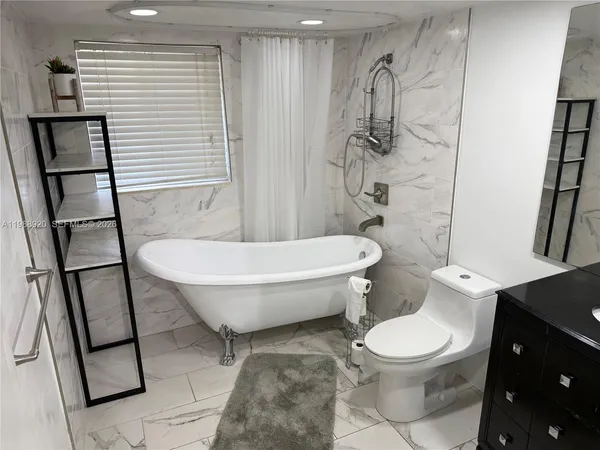 $2,900 | 1211 Northeast 27th Avenue, Pompano Beach, FL 33062