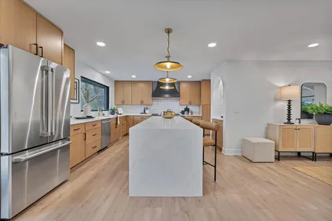 $1,700,000 | 6905 Dakota Trail, Edina, MN 55439