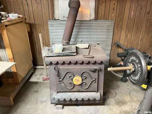 $138,000 | 238 East Prairie Street, Roodhouse, IL 62082