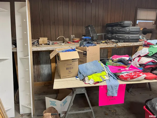 $138,000 | 238 East Prairie Street, Roodhouse, IL 62082