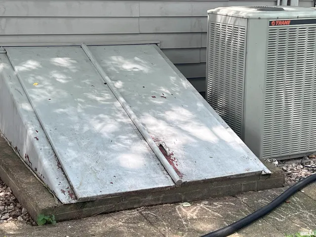 $138,000 | 238 East Prairie Street, Roodhouse, IL 62082