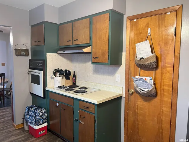 $138,000 | 238 East Prairie Street, Roodhouse, IL 62082