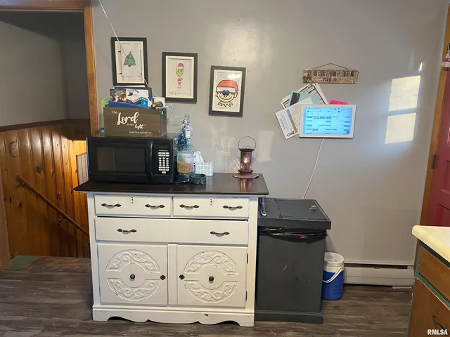 $138,000 | 238 East Prairie Street, Roodhouse, IL 62082