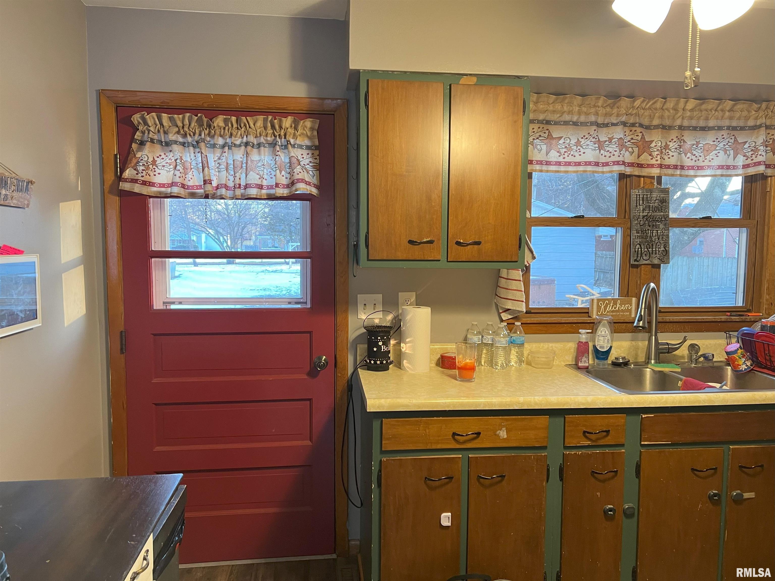 238 East Prairie Street Roodhouse, IL 62082 - Photo 27 of 54