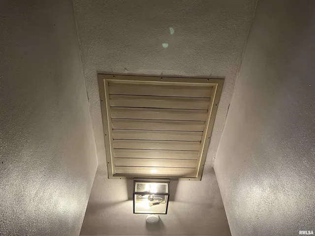 $138,000 | 238 East Prairie Street, Roodhouse, IL 62082