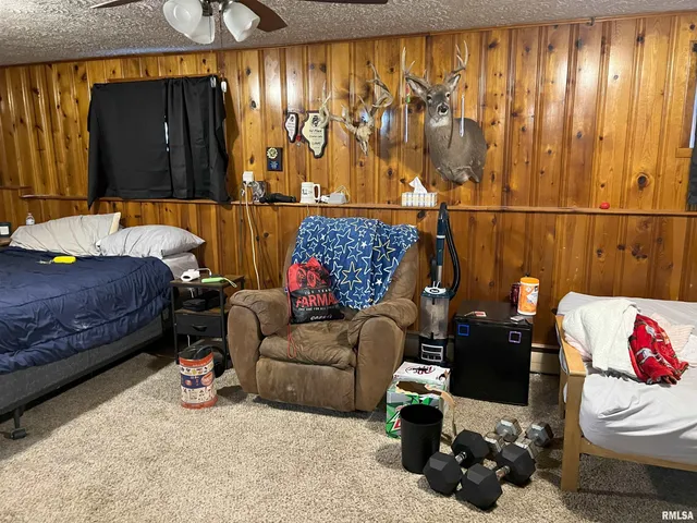 $138,000 | 238 East Prairie Street, Roodhouse, IL 62082