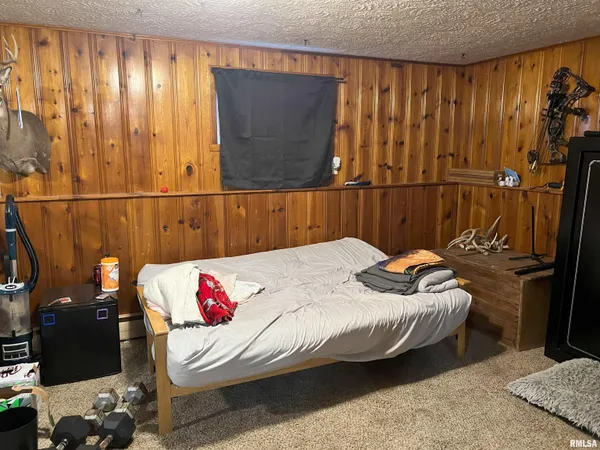 $138,000 | 238 East Prairie Street, Roodhouse, IL 62082