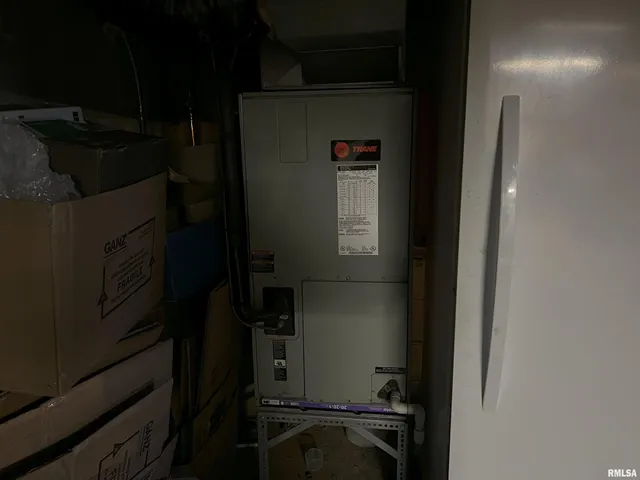 $138,000 | 238 East Prairie Street, Roodhouse, IL 62082