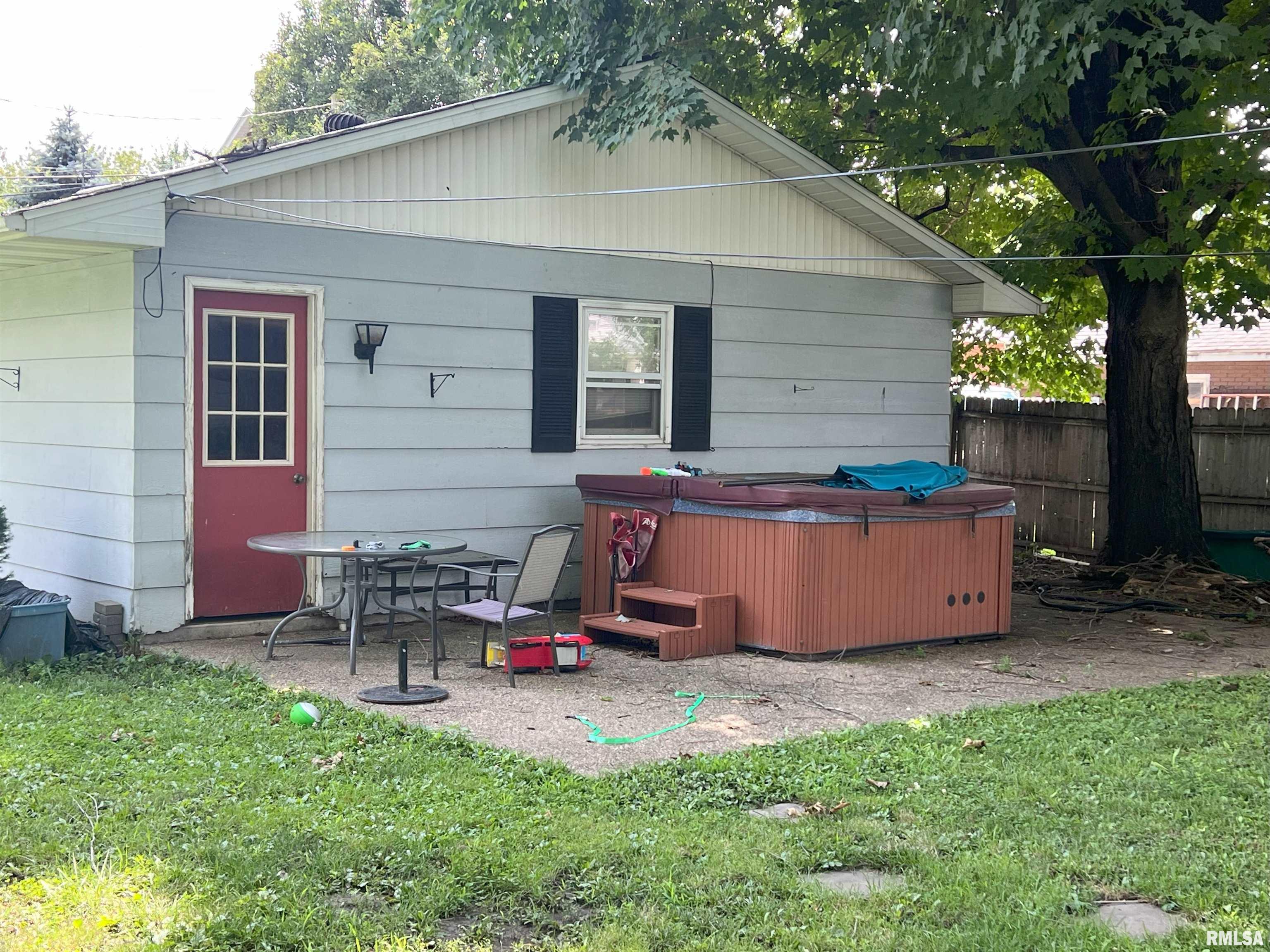 238 East Prairie Street Roodhouse, IL 62082 - Photo 8 of 54