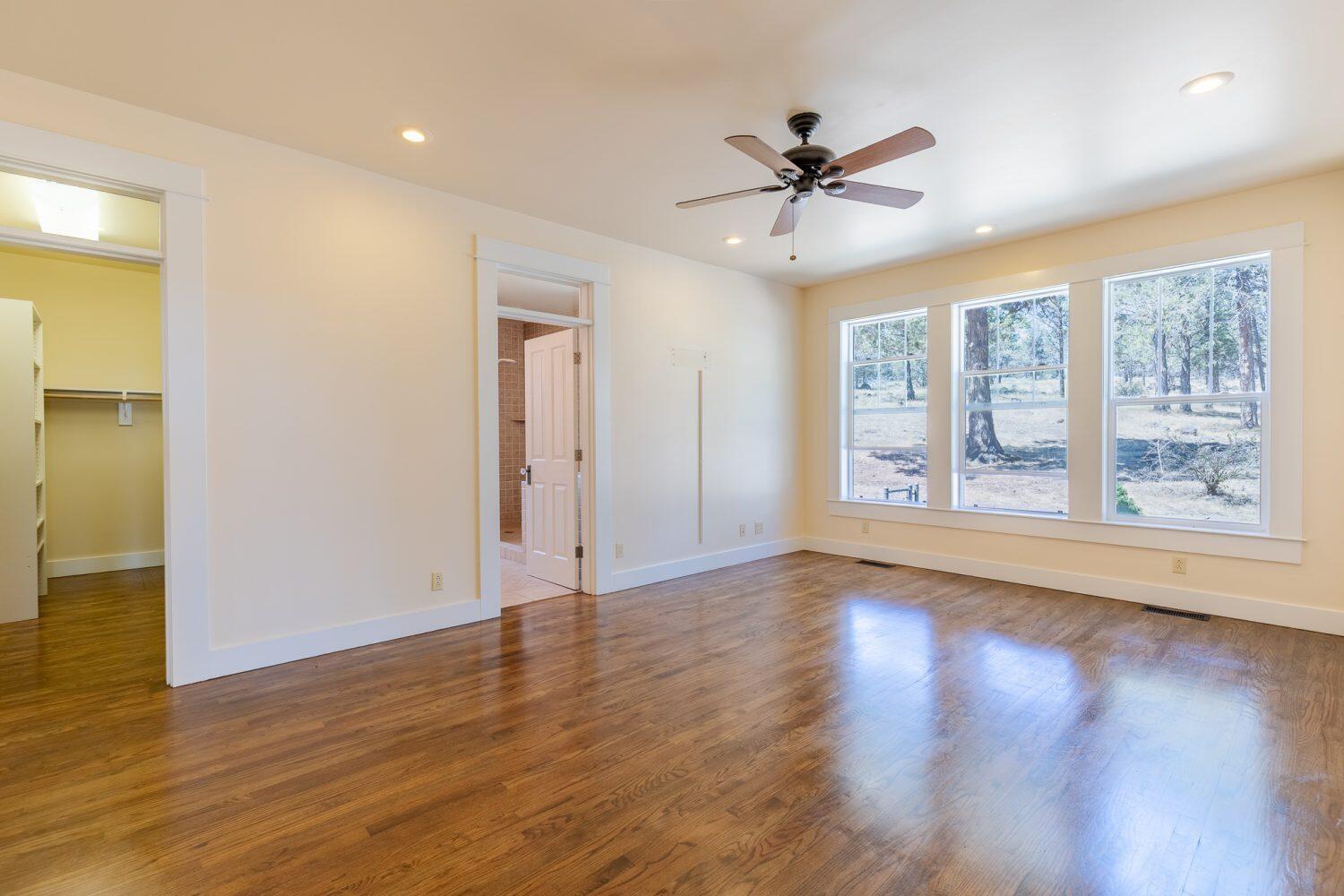 7140 Jake Road Klamath Falls, OR 97601 - Photo 3 of 44 20250809-MLS-110-1500x1000