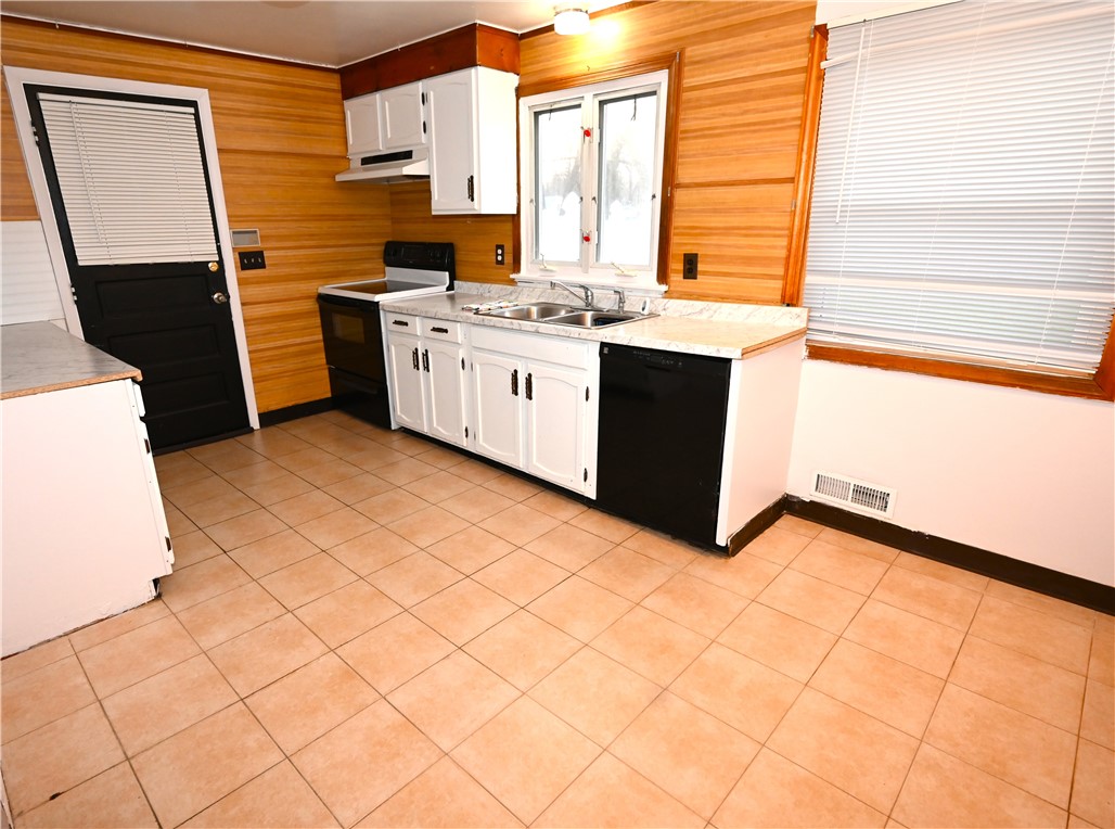 36 Jeanmoor Road Greece, NY 14616 - Photo 2 of 21