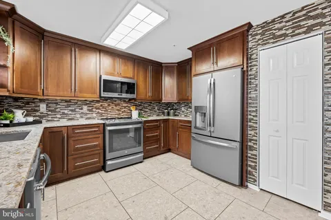 $389,900 | 6503 Kimono Court, Glen Burnie, MD 21060