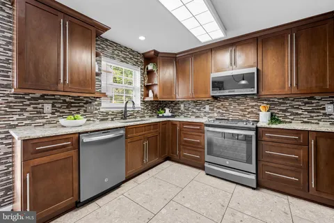 $389,900 | 6503 Kimono Court, Glen Burnie, MD 21060