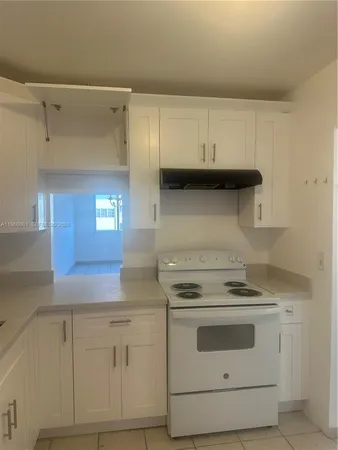 $1,850 | 2300 Park Lane, Unit 316, Hollywood, FL 33021