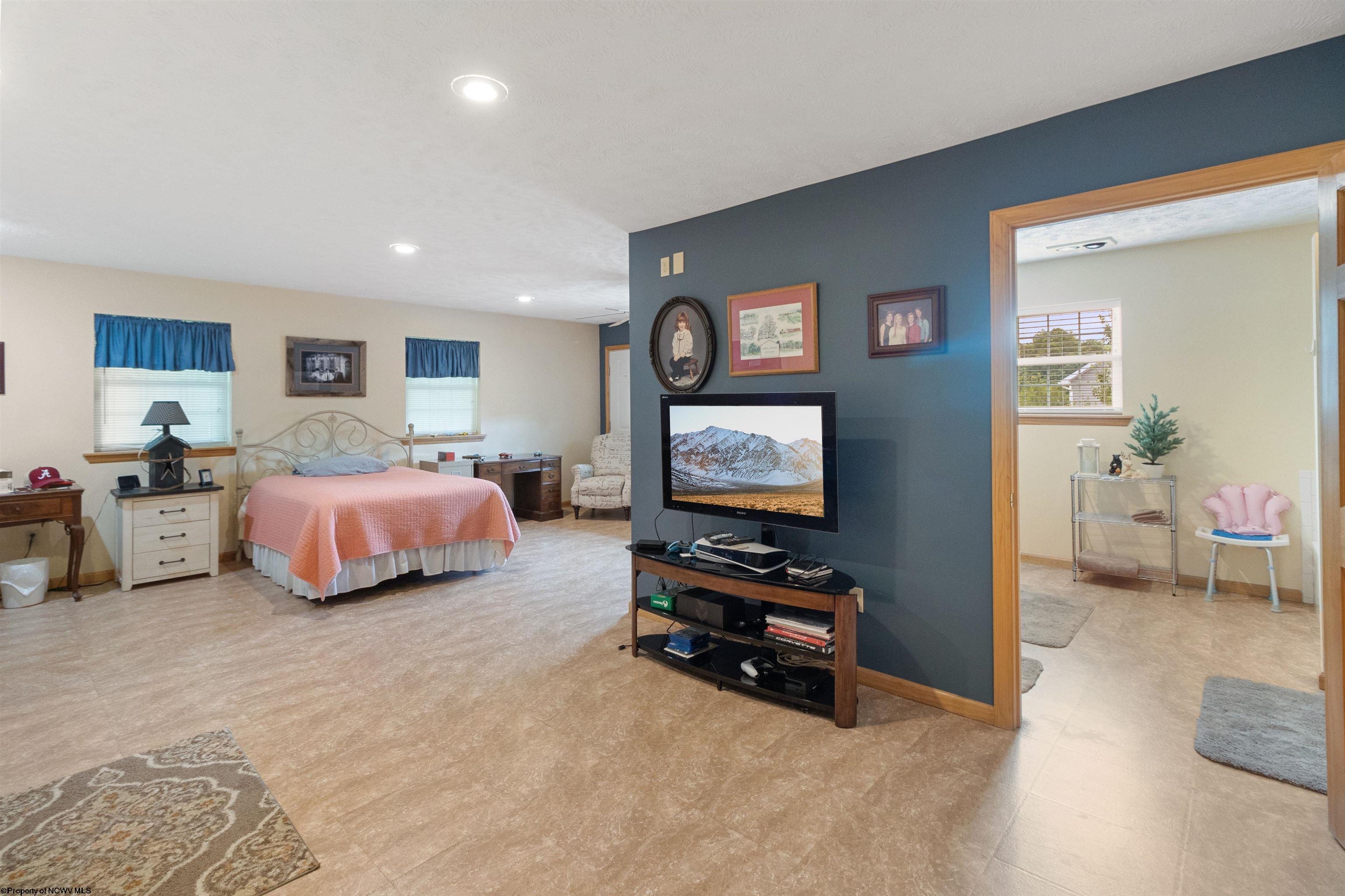 112 Mountain View Road Bridgeport, WV 26330 - Photo 13 of 43 Gallery Image 13