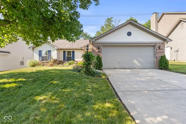 $260,000 | 7009 Thousand Oaks Lane, Indianapolis, IN 46214