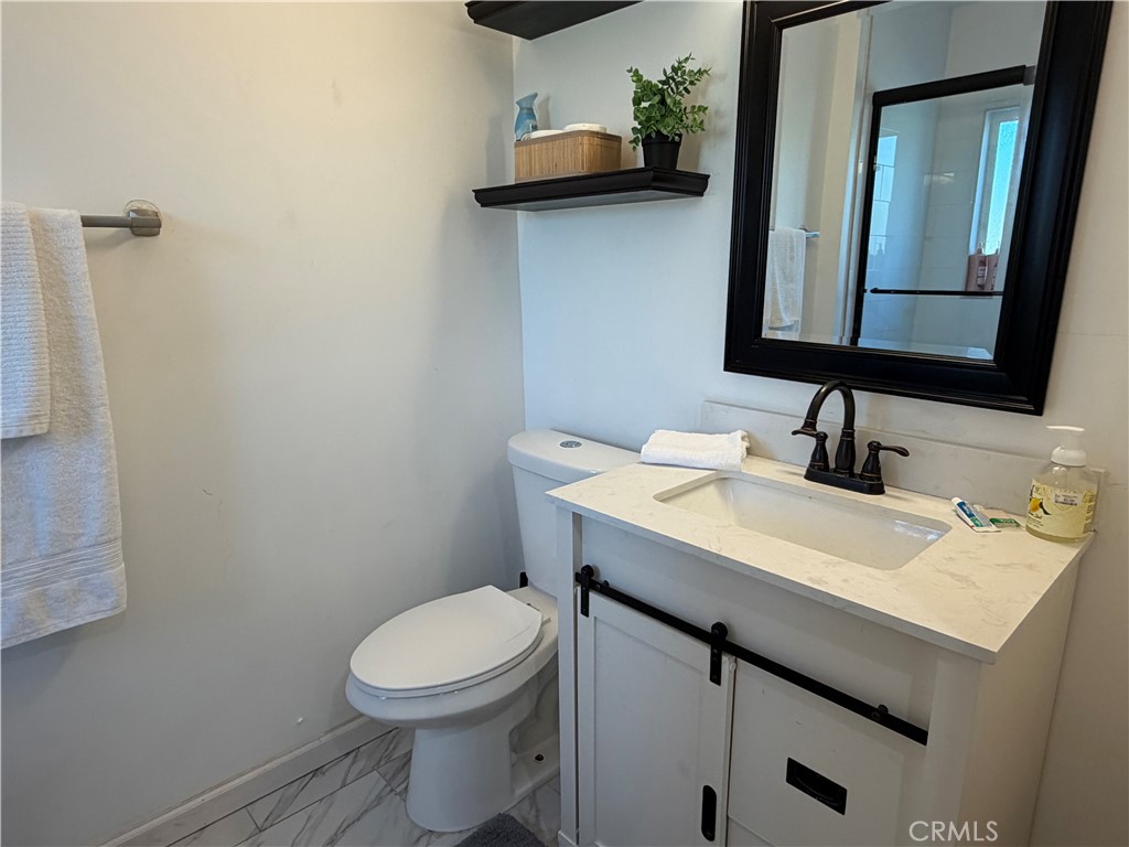 6725 Belmar Avenue Reseda, CA 91335 - Photo 14 of 24