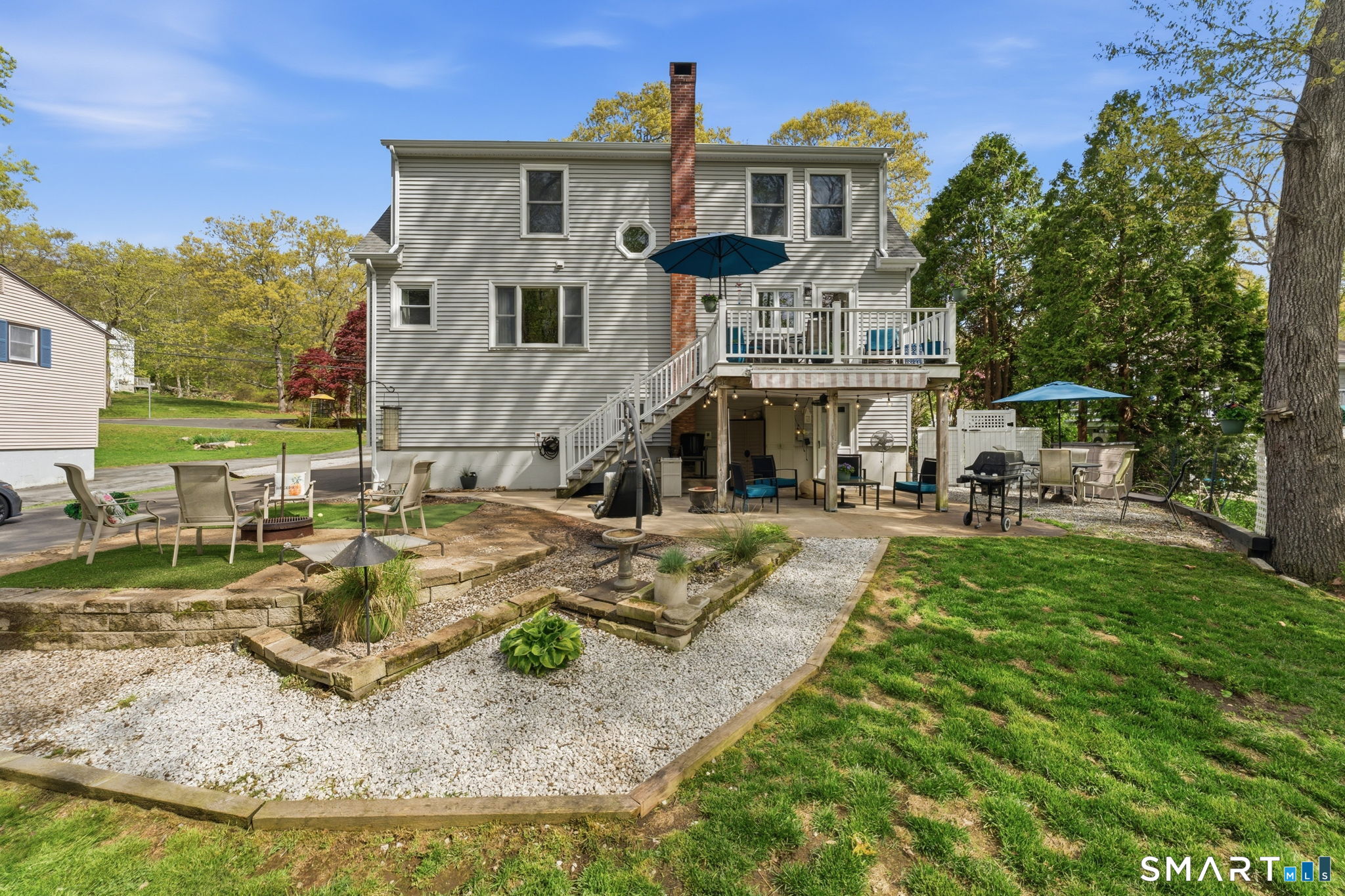 25 Forest Road East Lyme, CT 06357 - Photo 4 of 40