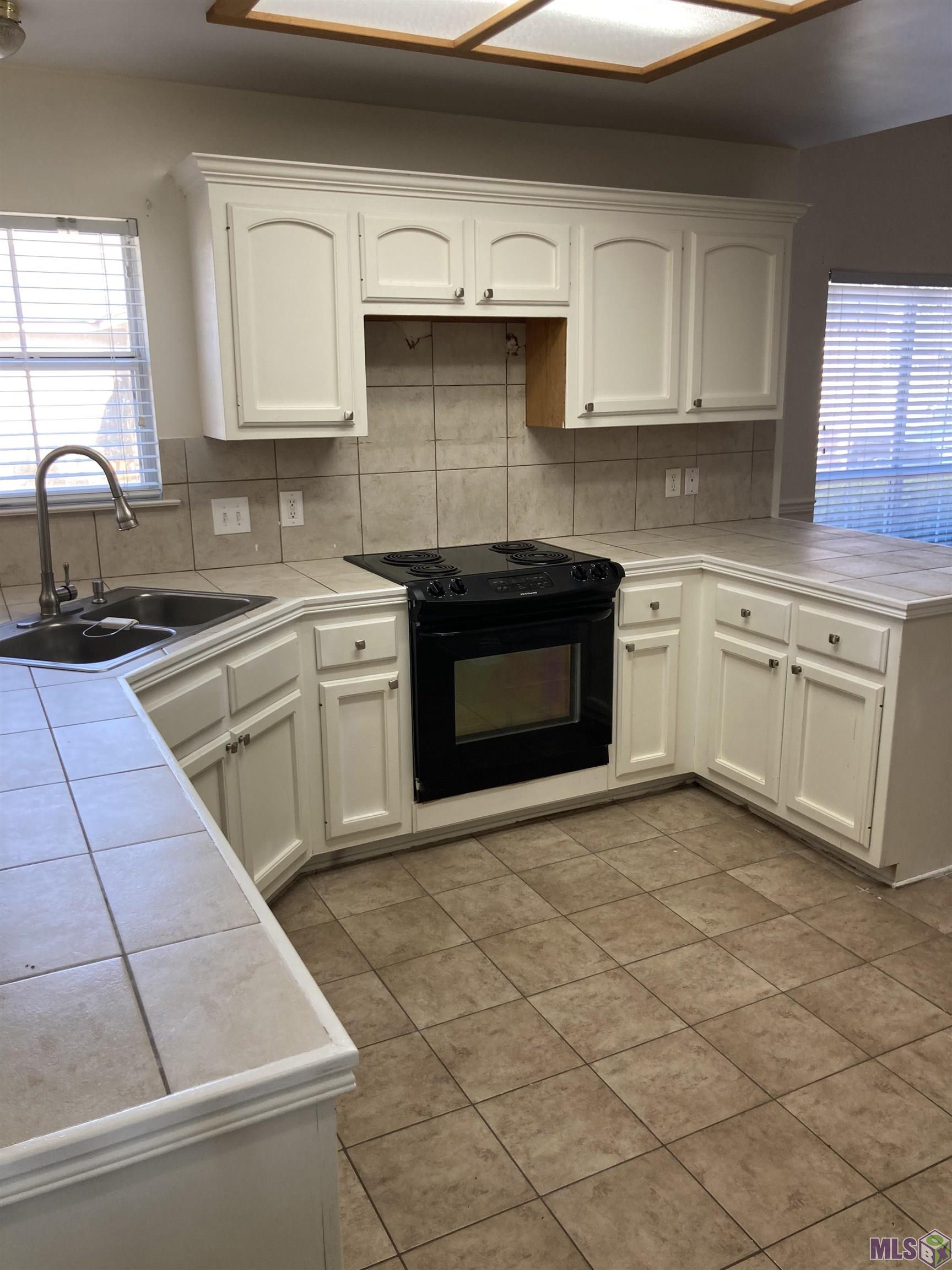 9930 Glavin Avenue Baton Rouge, LA 70810 - Photo 12 of 34