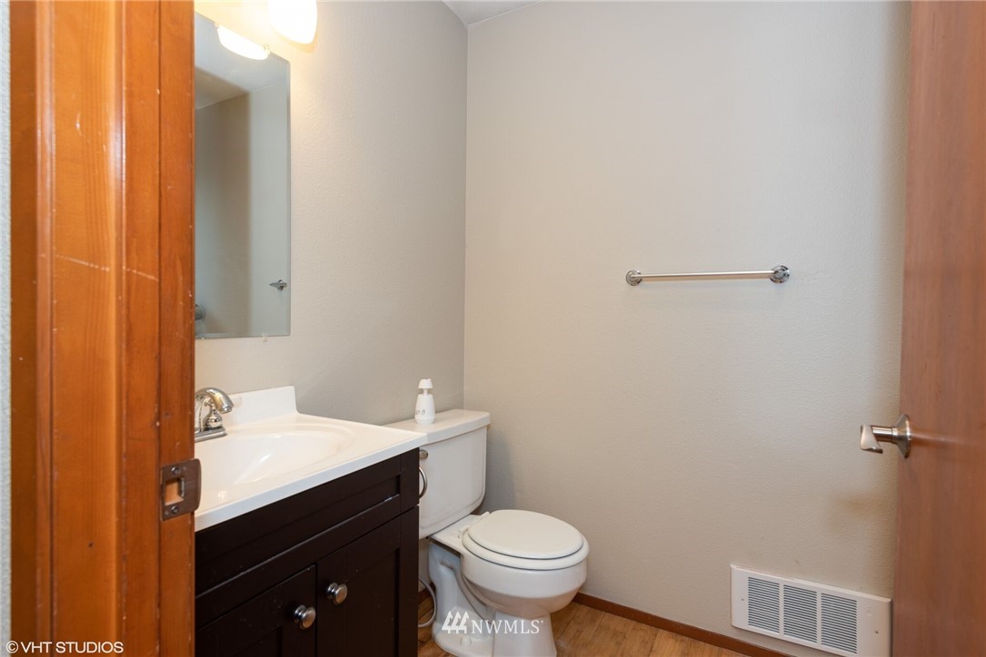 18910 Bothell Everett Highway, Unit I3 Bothell, WA 98012 - Photo 19 of 25