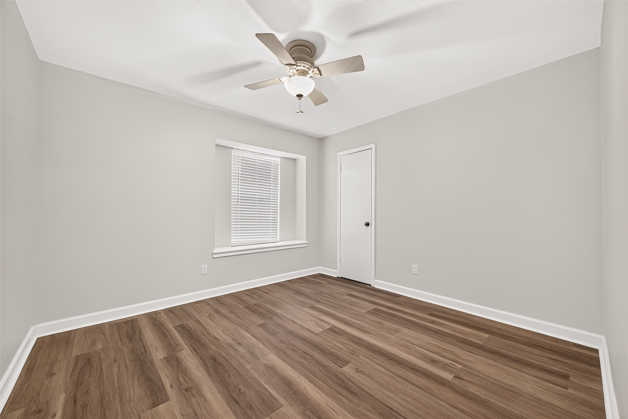 5921 Ariel Street Houston, TX 77074 - Photo 18 of 34