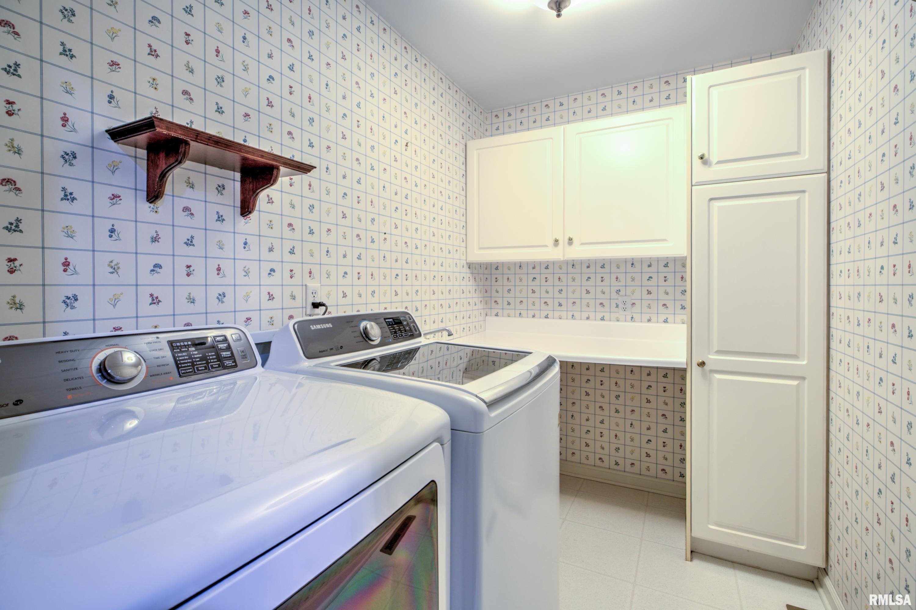 309 West Ravinwoods Road Peoria, IL 61615 - Photo 11 of 52